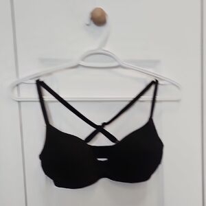 Black Women's Cross-Back T-Shirt Bra